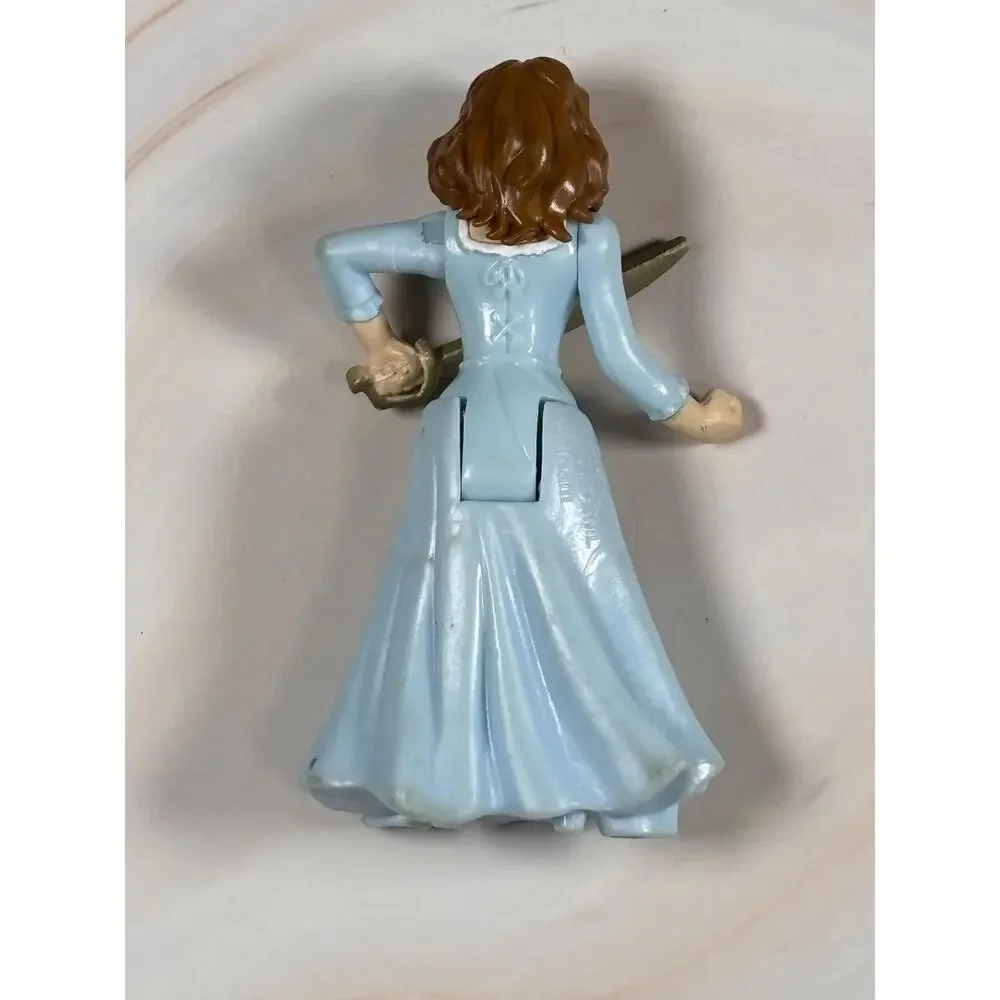Pirates of the Caribbean Dead Men Tell No Tales Carina Figure Spin Master 2.5